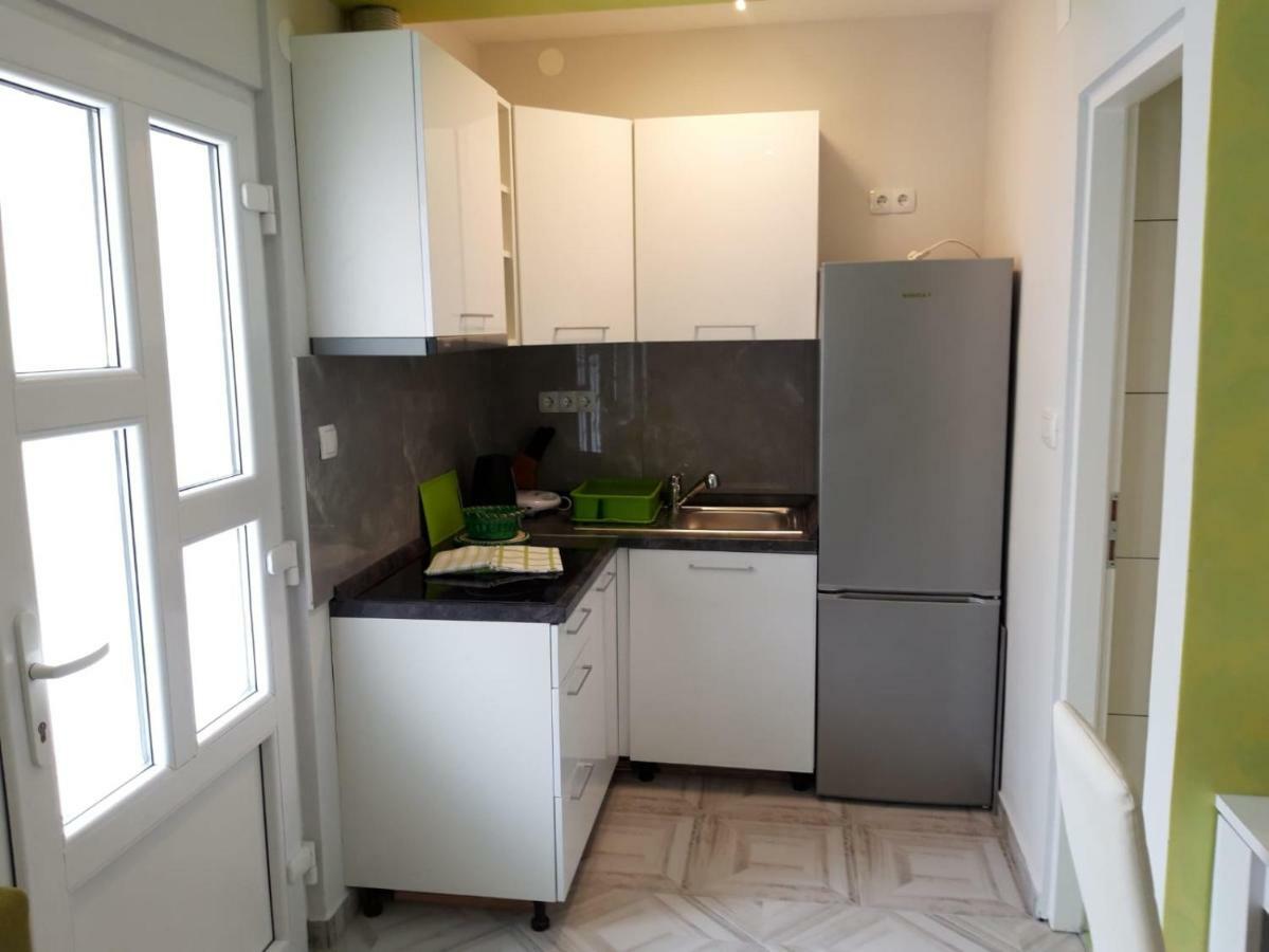 Studio Apartman F&L Макарска Екстериор снимка