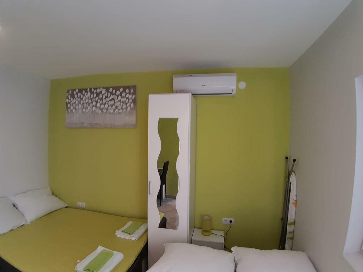 Studio Apartman F&L Макарска Екстериор снимка